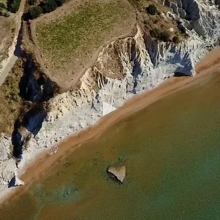 Agnanti アパート *